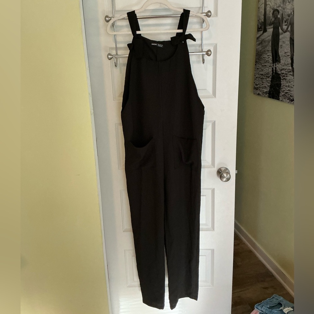 Black Sleeveless Jumpsuit